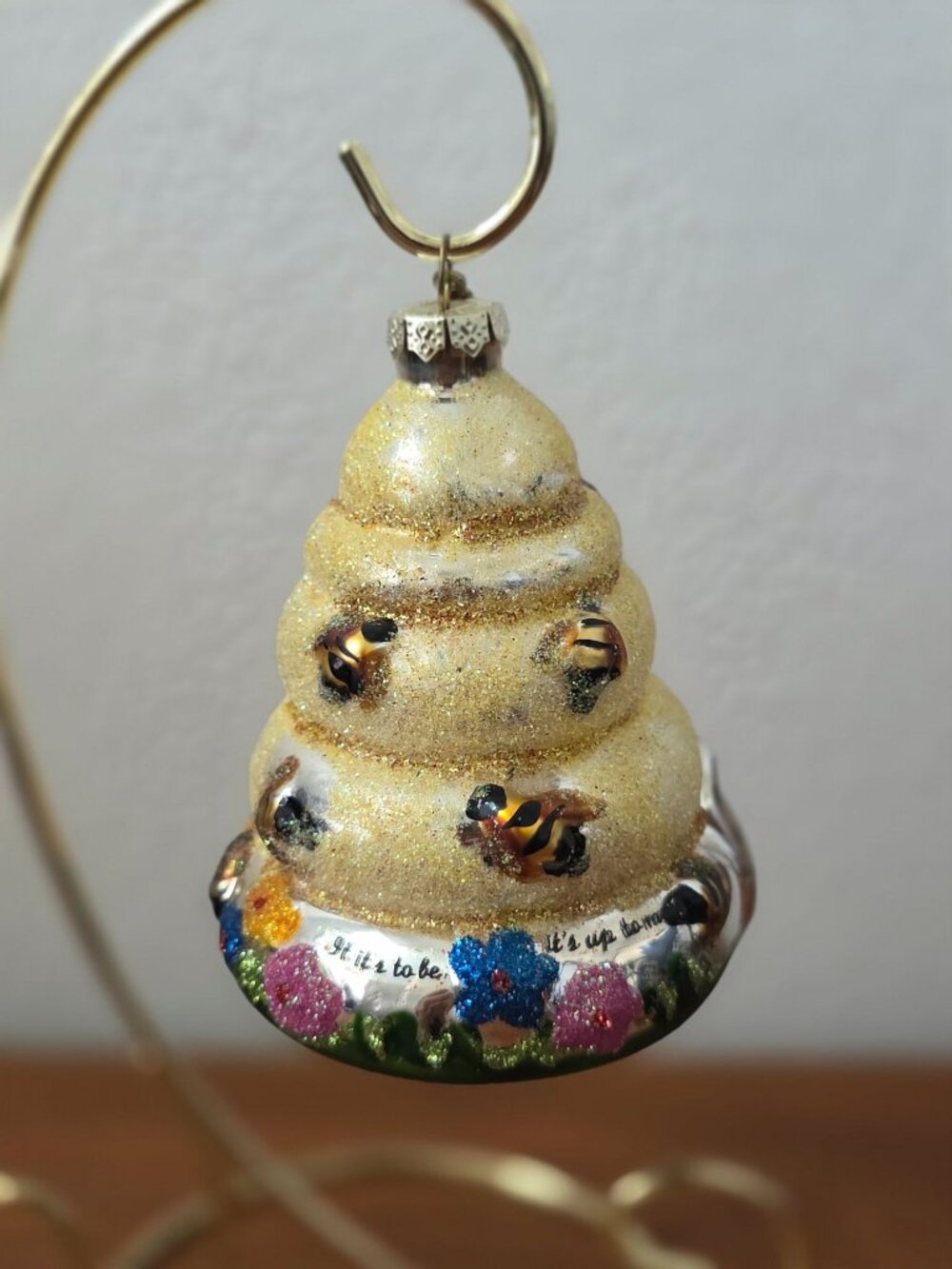 2008 Mary Kay "IF IT'S TO BE, IT'S UP TO ME" Glass Bumblebee Beehive Ornament
